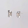 Fluted half-moon silver stud earrings with pearls. Shop handmade Korean jewelry with Pinkbox combine.